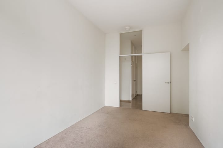 Photo 33 of Landverhuizersplein 7