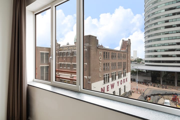 Photo 38 of Landverhuizersplein 7