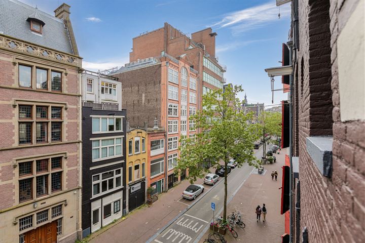 View photo 17 of Spuistraat 74-D