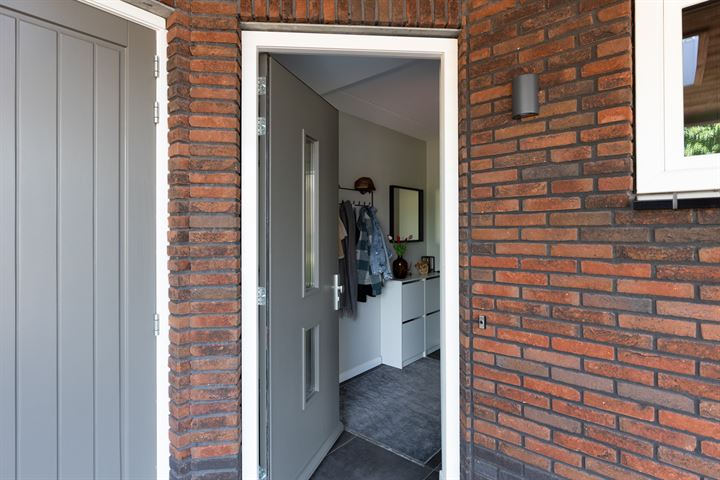 Bekijk foto 10 van Meester Nelissenstraat 51