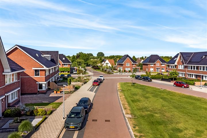 Bekijk foto 46 van Burgemeester Avisstraat 10