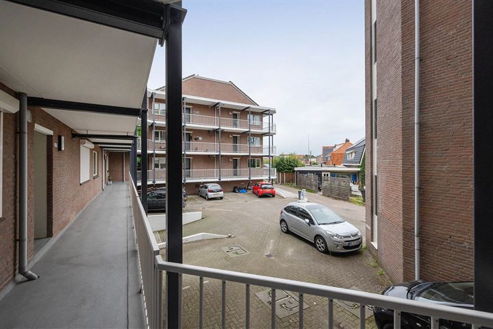 Bekijk foto 18 van Oldenzaalsestraat 1-2