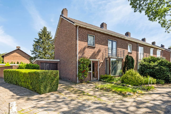 Bekijk foto 1 van Bredestraat 2