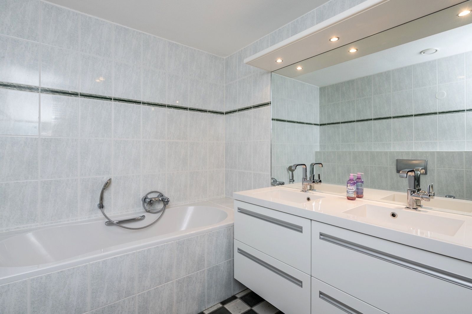 Foto 30 van Kabbelaarsbank 3