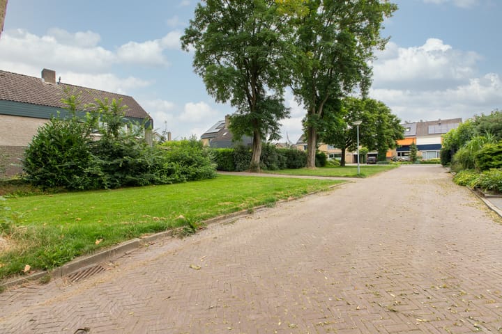 Foto 10 van Meidoornstraat 150