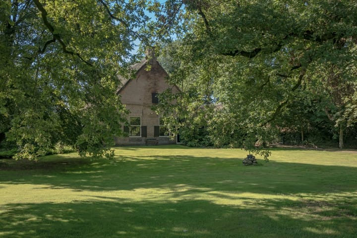 Photo 12 of Oosteinde 18