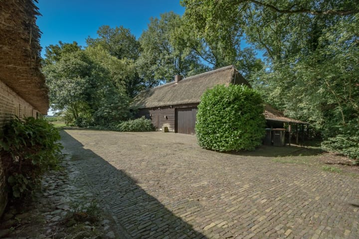 Photo 23 of Oosteinde 18