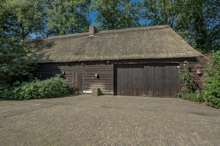 Photo 24 of Oosteinde 18