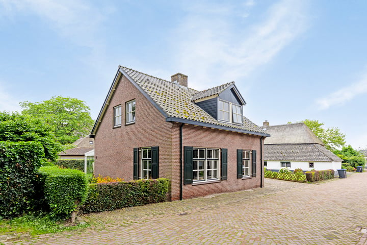 Bekijk foto 32 van Stadswal 6