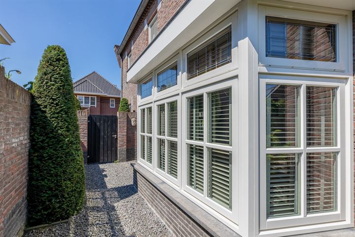 Bekijk foto 44 van Pater de Koningstraat 14