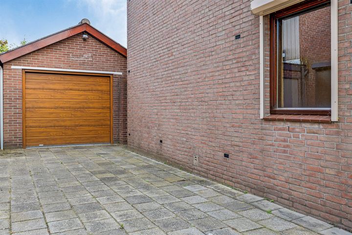 Bekijk foto 4 van Kasteelstraat 32