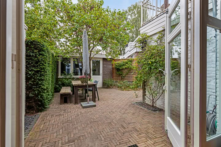 Foto 16 van Bronbeeklaan 1