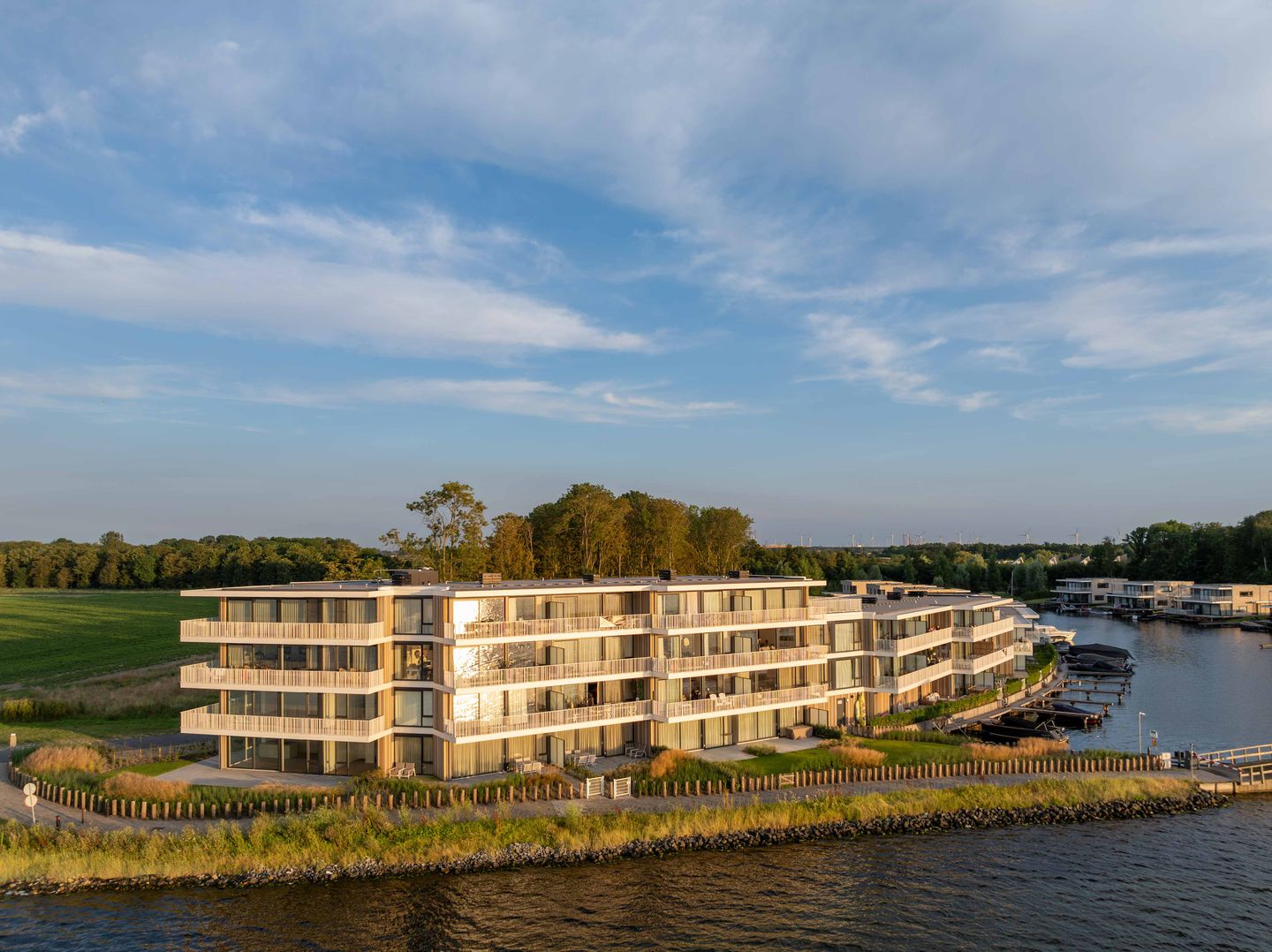 Photo 34 of Lamsoor 45