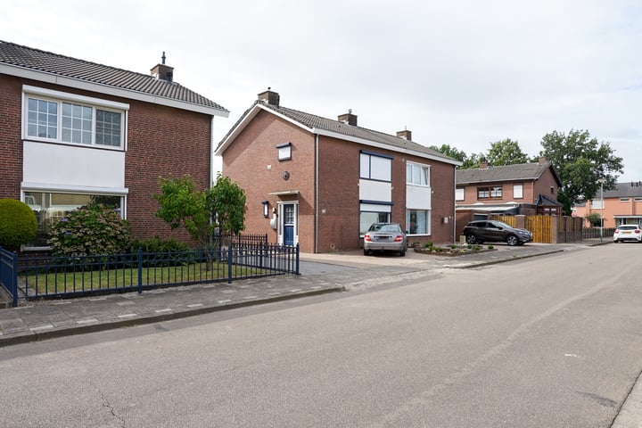 Bekijk foto 37 van Stiftstraat 13