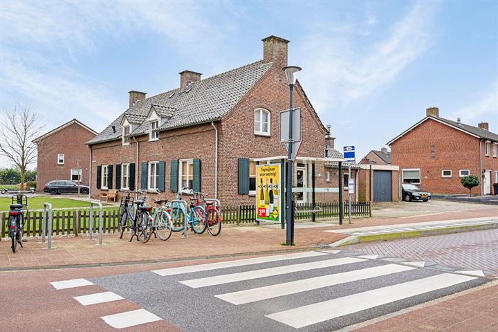 Bekijk foto 2 van Brugstraat 24