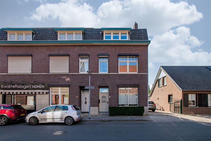 Bekijk foto 1 van Spoorstraat 28