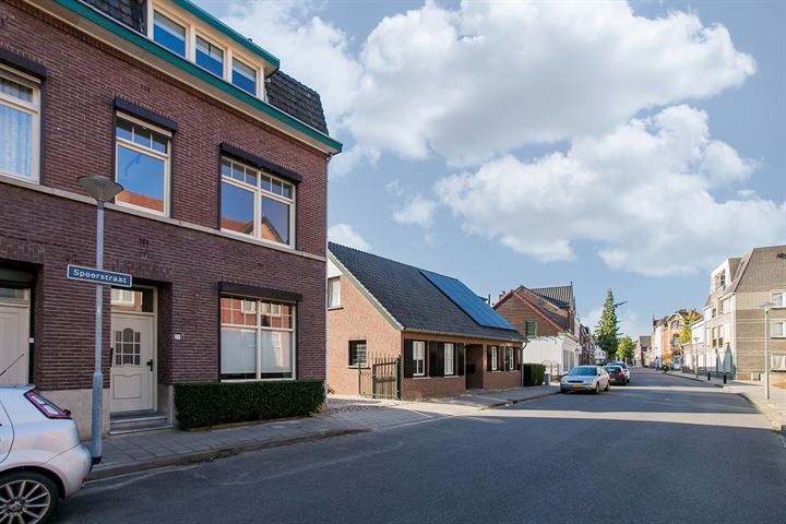 Bekijk foto 76 van Spoorstraat 28