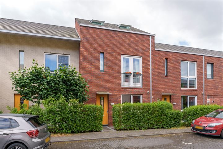 Bekijk foto 1 van Van den Broekstraat 99