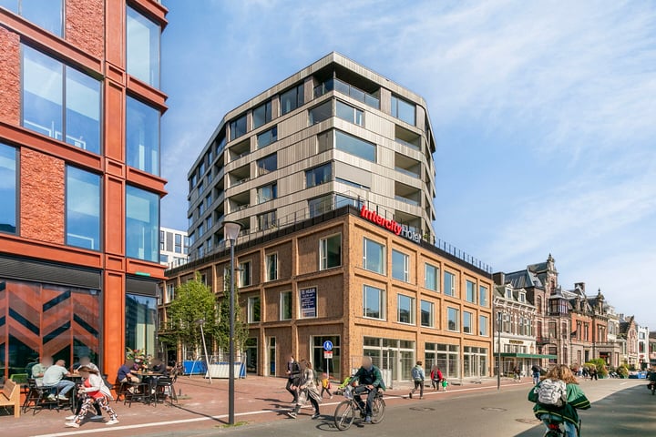 Bekijk foto 2 van Vliegerstraat 110