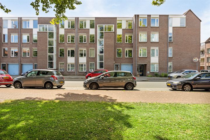 Bekijk foto 1 van Bram van den Berghstraat 89