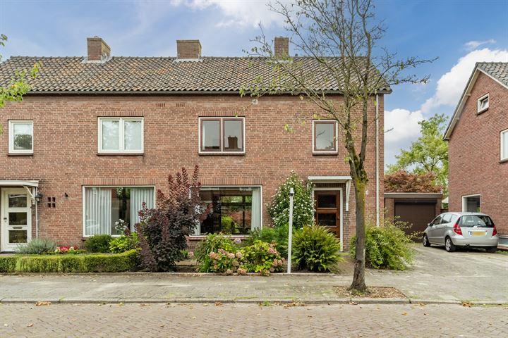 Bekijk foto 1 van Deken Fickstraat 8