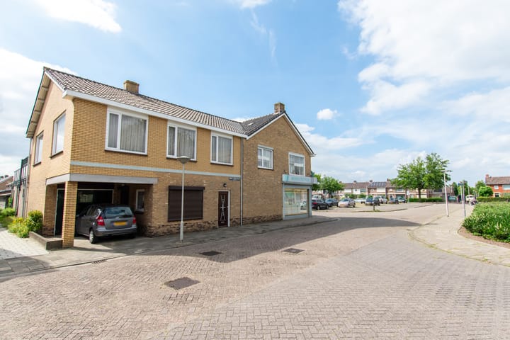 Foto 2 van St Lucasplein 12