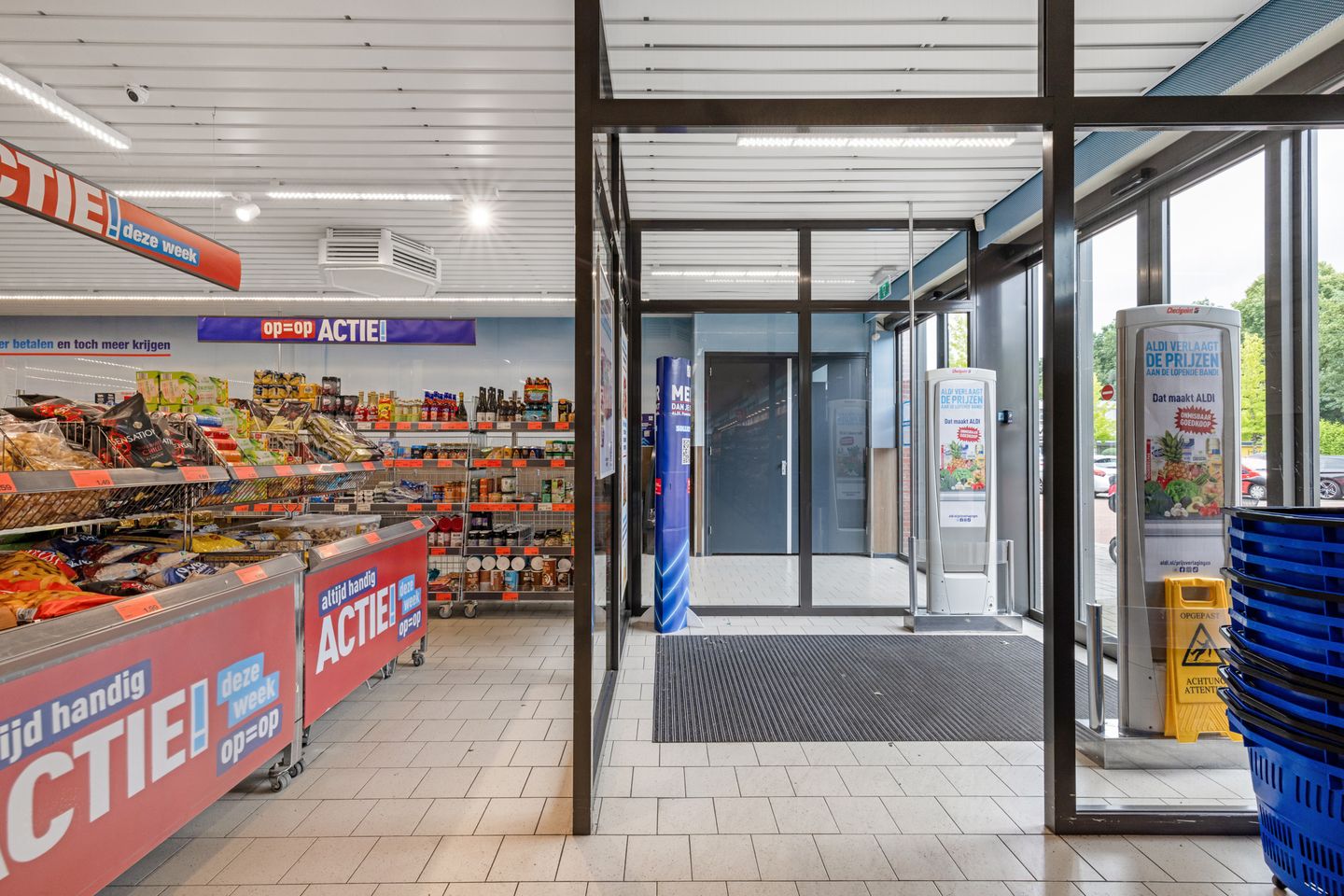 View photo 3 of Van der Sandeplein 2