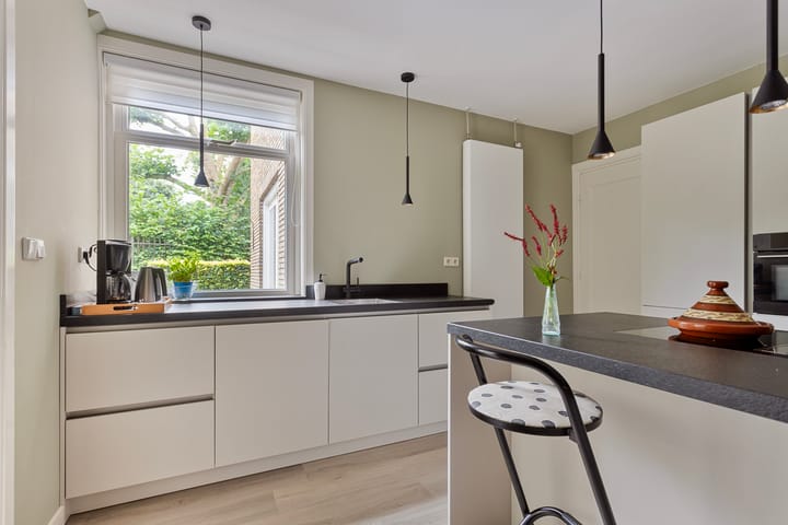 Foto 8 van Molenstraat 136