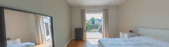 Bekijk 360° foto van Masterbedroom van Zomerlaan 5