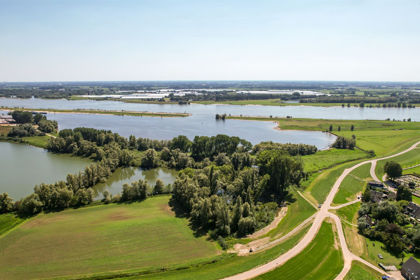 Bekijk foto 1 van Waalbandijk