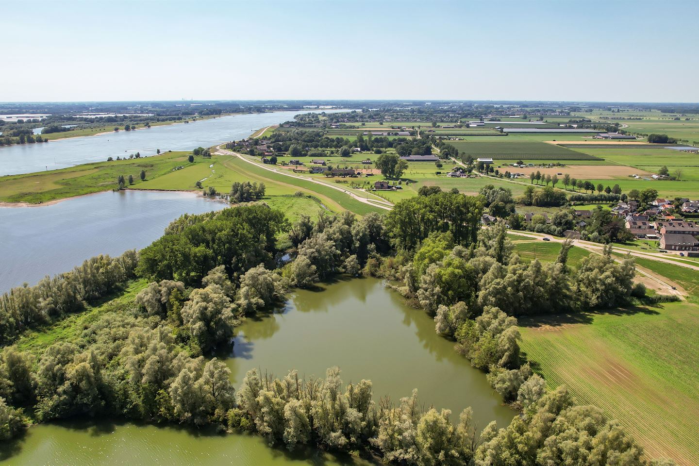 Bekijk foto 3 van Waalbandijk