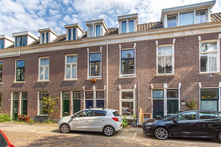 Bekijk foto 1 van Bloemstraat 24