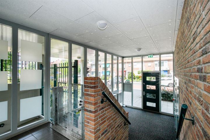 View photo 8 of Badhuisstraat 41