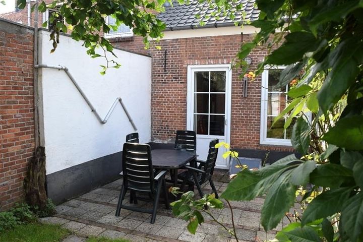 View photo 6 of Landstraat 1