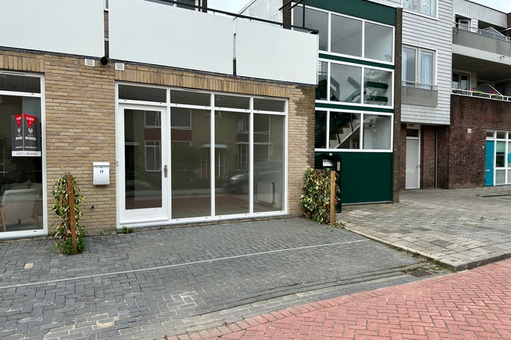 Bekijk foto 1 van Weerenstraat 18