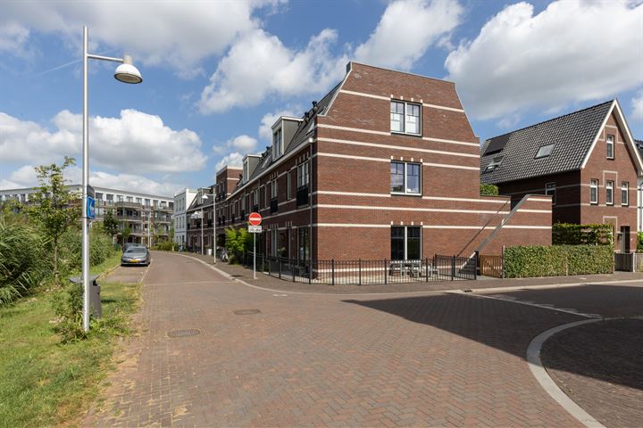 Bekijk foto 23 van Fort Heemstedestraat 49