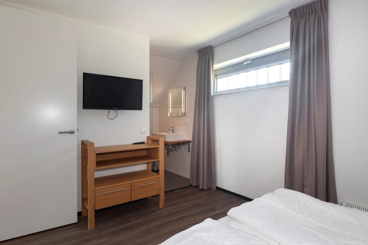 Photo 20 of Ridderstee 235