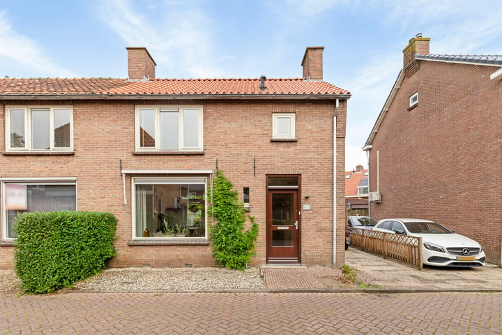 Bekijk foto 2 van Wilhelmina Geevestraat 37