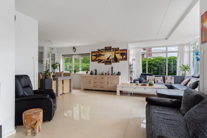 Photo 16 of Zanzibarstraat 31