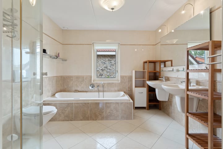 Photo 36 of Zanzibarstraat 31