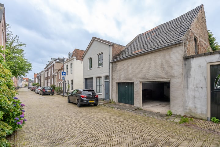 Bekijk foto 2 van Ruiterstraat 33