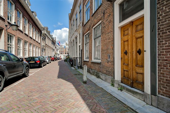 Bekijk foto 36 van Muntstraat 1