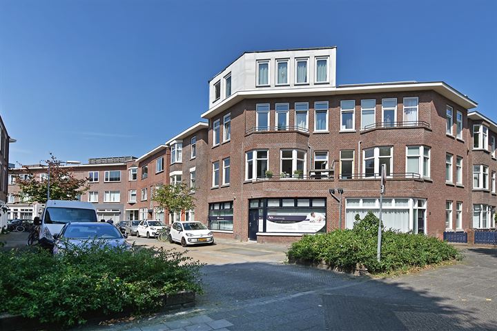 Bekijk foto 1 van van Wassenaerstraat 4