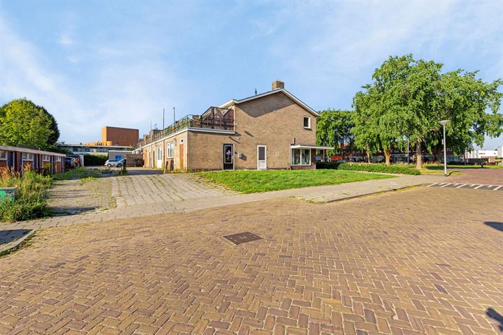 Bekijk foto 26 van Zeeheldenstraat 17