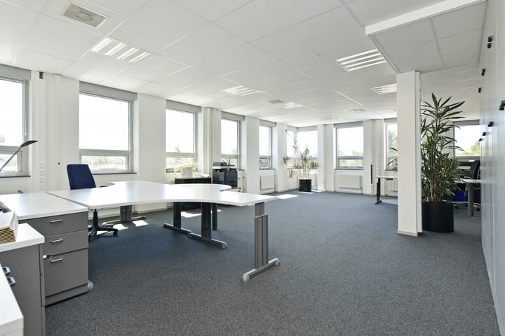 Shannonweg 11, Schiphol