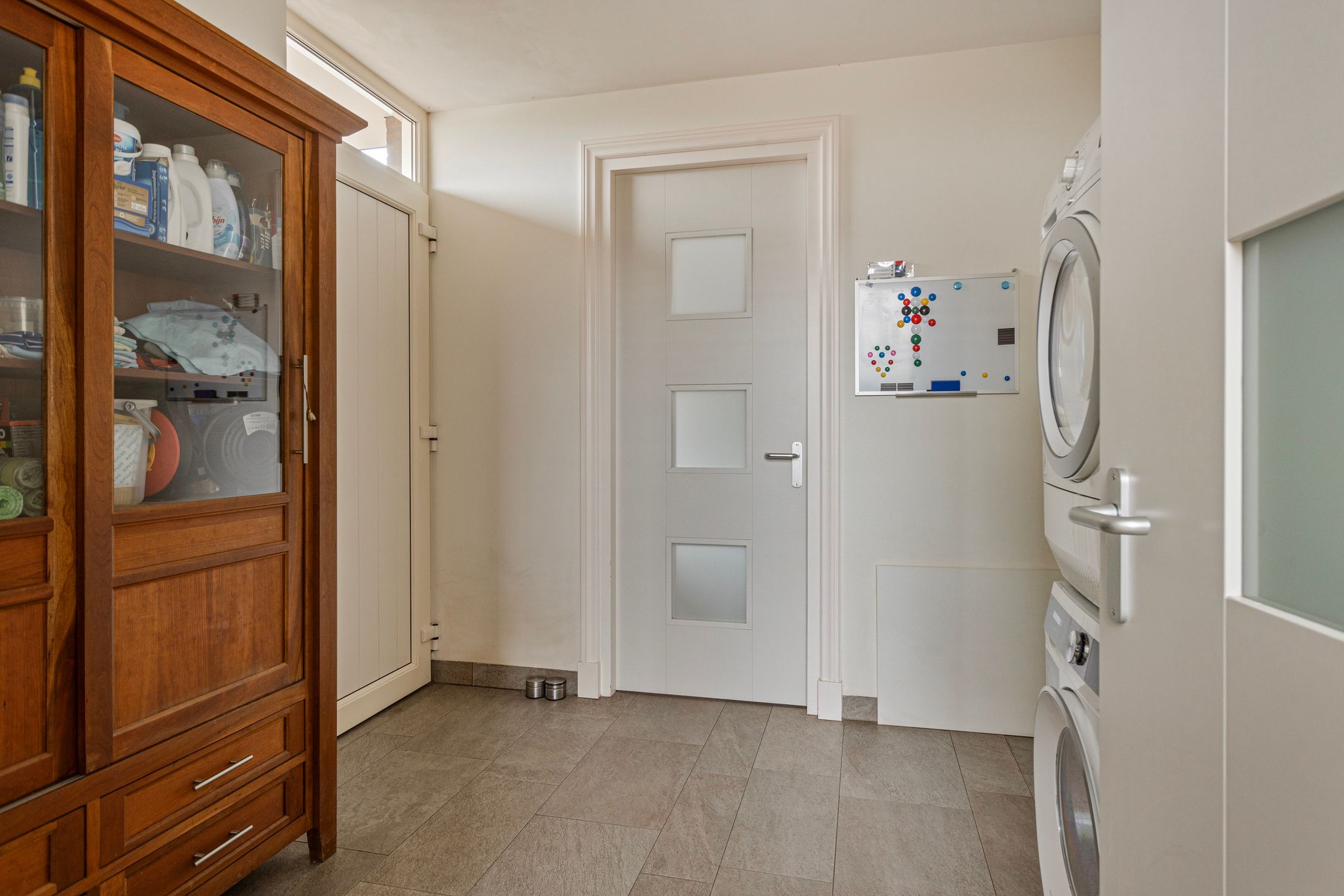 Photo 24 of Half Elfje 16-A