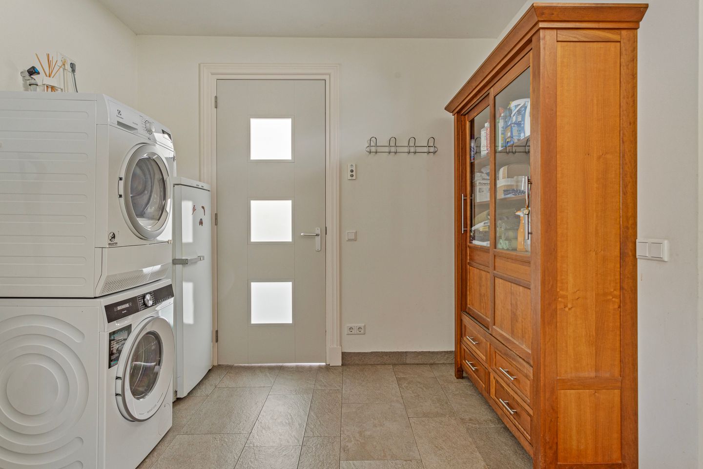 Photo 25 of Half Elfje 16-A