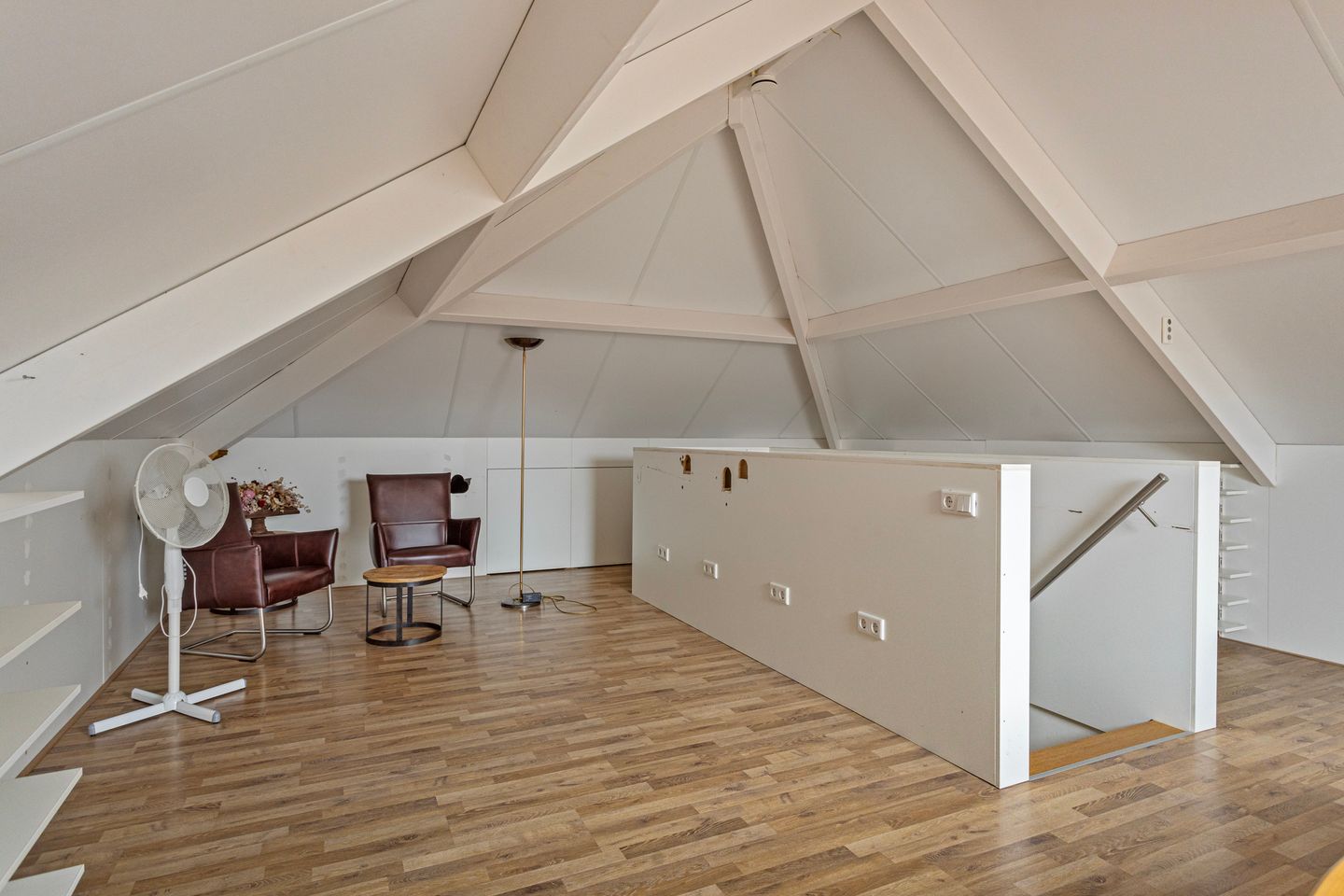 Photo 40 of Half Elfje 16-A