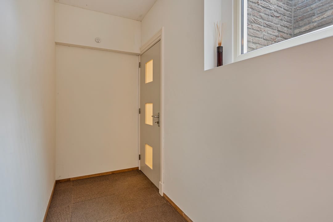 Photo 47 of Half Elfje 16-A