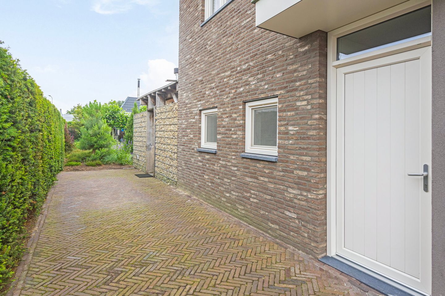 Photo 64 of Half Elfje 16-A